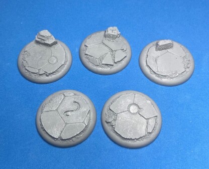 Forgotten Empires 40 mm Round Lip Base Set One (1) 40 mm Round Base with Round Lip Forgotten Empires Finish Package of 5