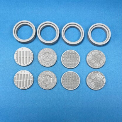 Build It Bits Diorama Details Man Holes with Covers Set One (1) Contains4 Rings and 8 Covers